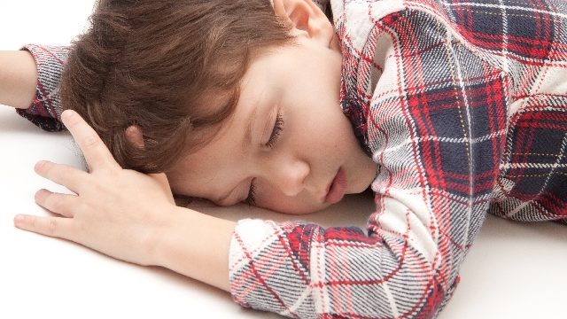子どもの睡眠不足原因